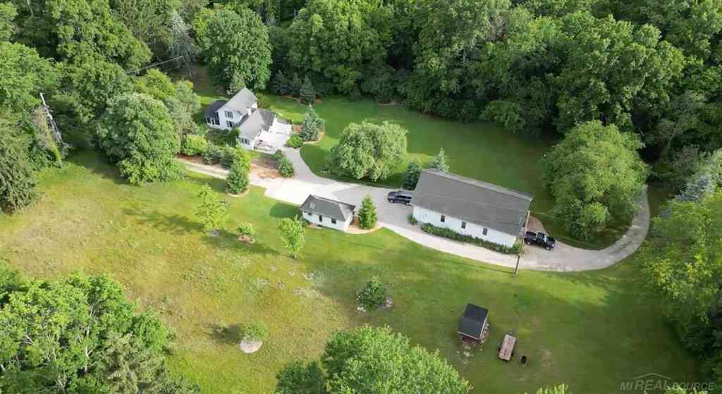 Homes For Sale - 1180 NE Cramton Avenue <br/> Kent County, Ada, MI 49301
