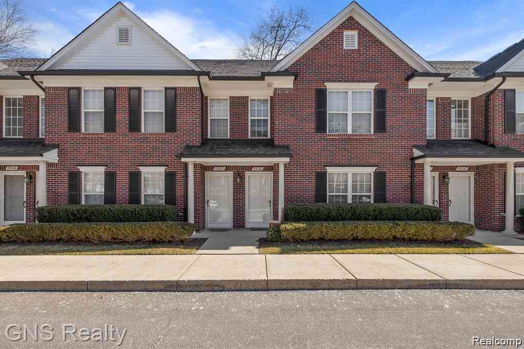 Condo For Rent - 53216 Manchester Avenue <br/> Shelby Twp, MI 48316
