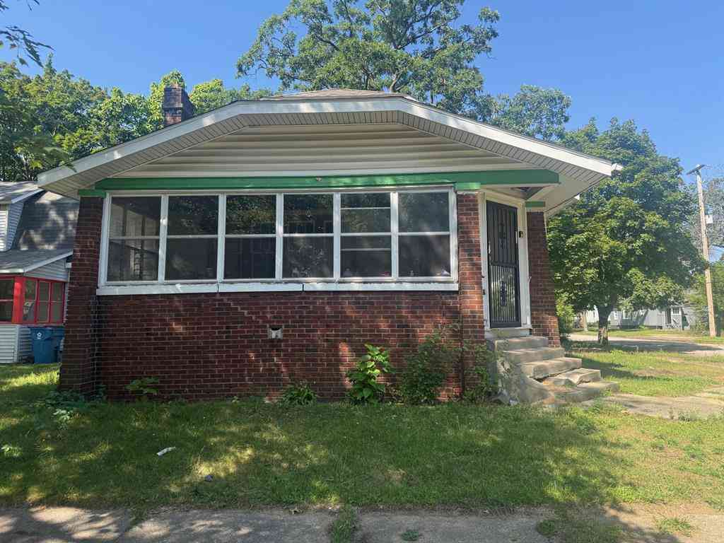 Homes For Sale - 2401 Baker Street <br/> Muskegon Heights, MI 49444