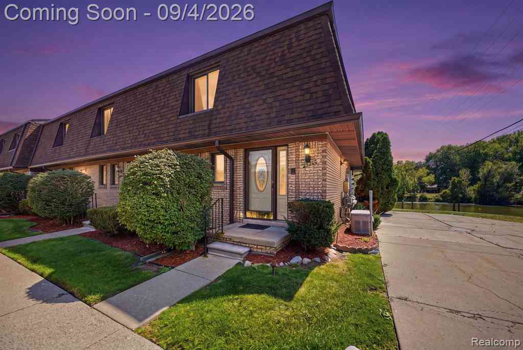 Condo For Sale - 25200 Quarter Deck Street <br/> Harrison Township, MI 48045