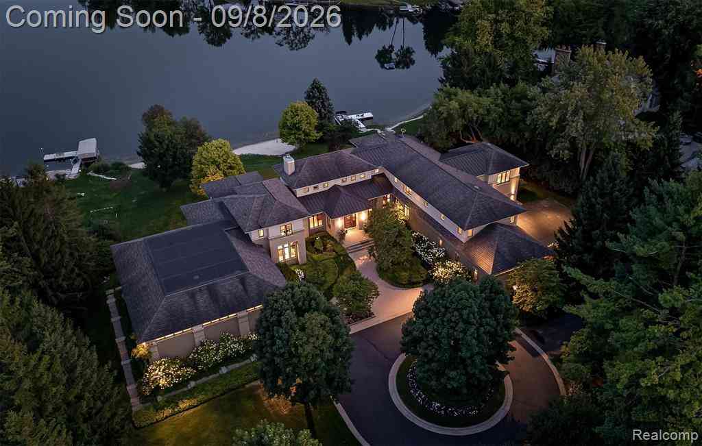 Homes For Sale - 4969 Elmgate Drive <br/> Oakland County, Orchard Lake, MI 48324