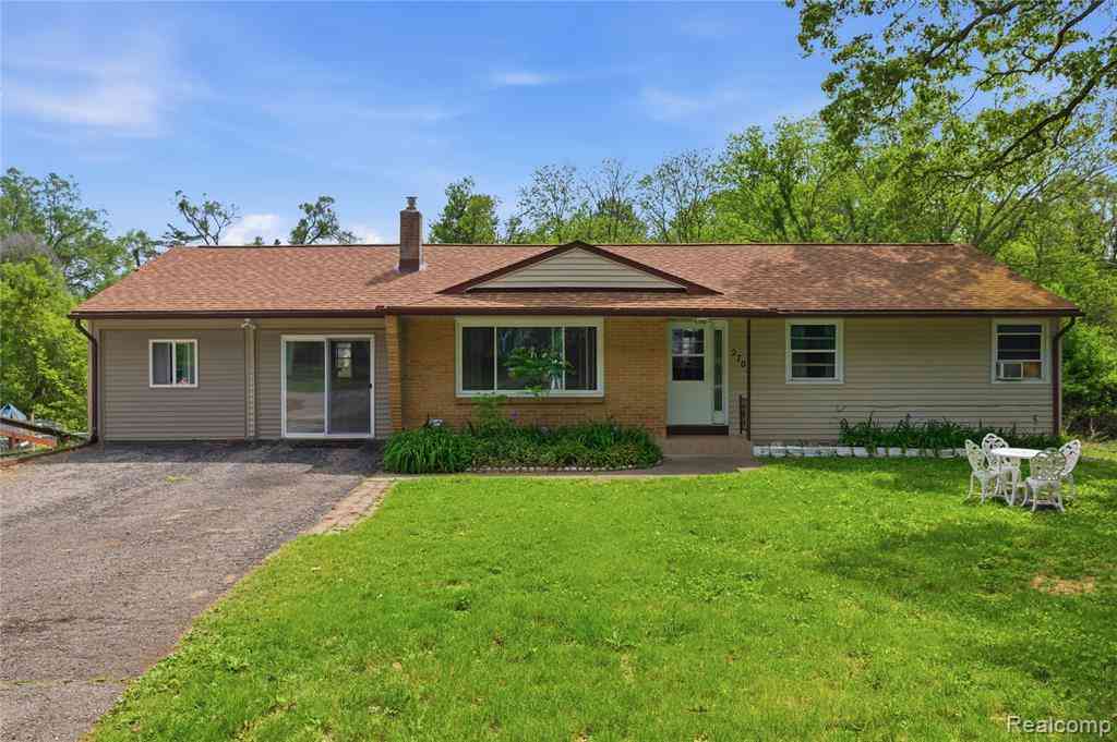 Homes For Sale - 2705 Glendale Road <br/> Jackson, MI 49203