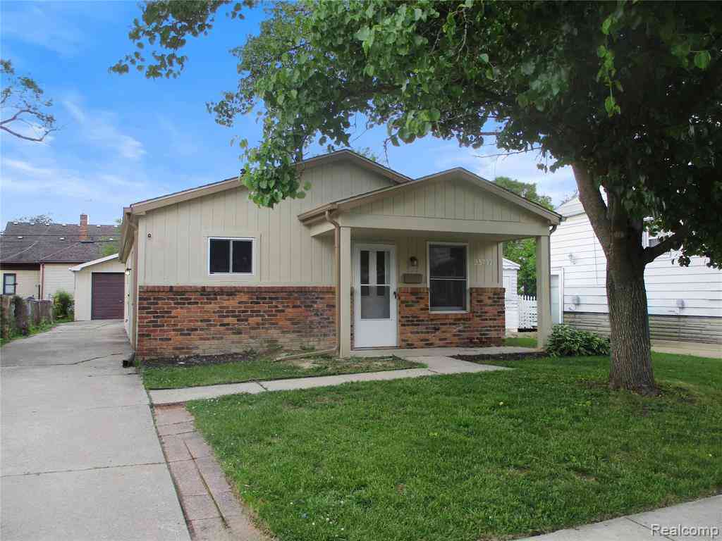 Homes For Sale - 23777 Piper Avenue <br/> Eastpointe, MI 48021