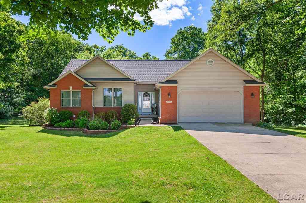 Homes For Sale - 9472 Walnut Drive <br/> Lenawee County, Tipton, MI 49287