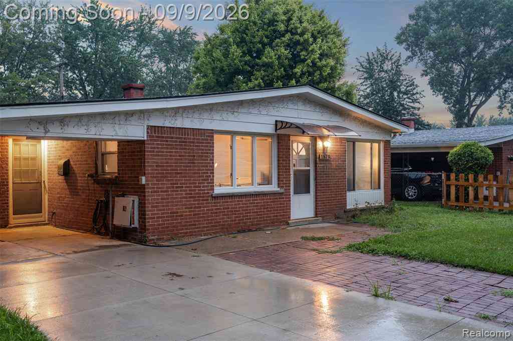Homes For Sale - 1579 Dulong Avenue <br/> Oakland County, Madison Heights, MI 48071