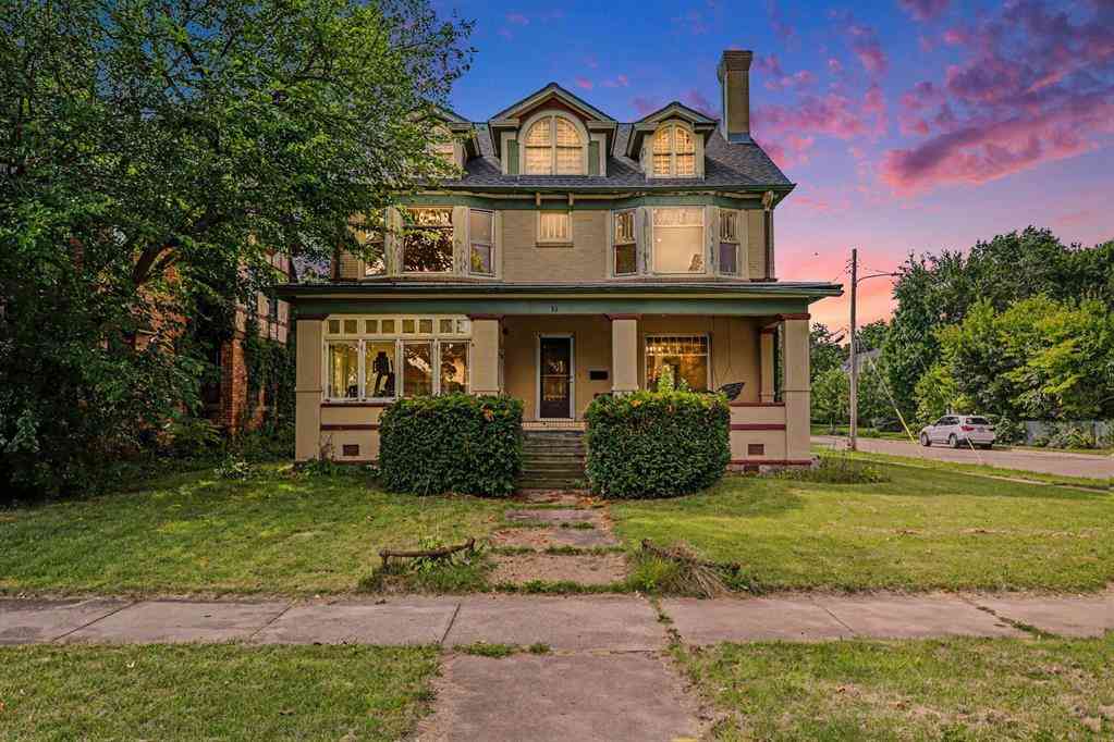 Homes For Sale - 31 Orchard Place <br/> Battle Creek, MI 49017