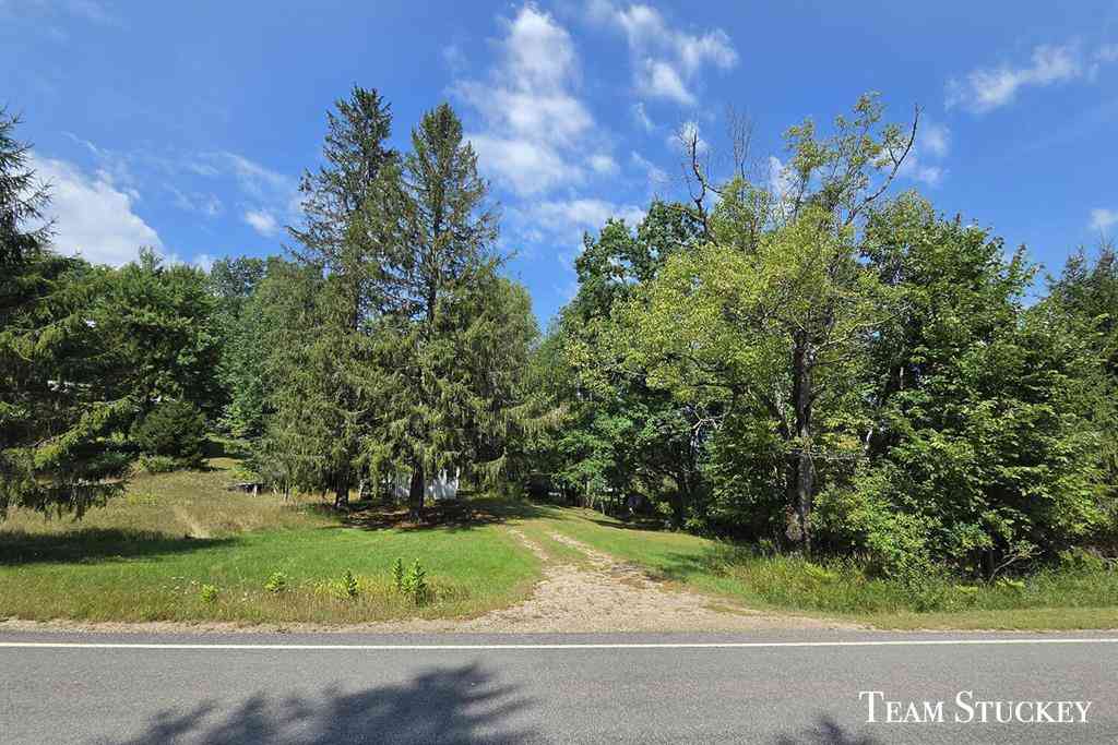 Homes For Sale - 18542 9 Mile Road <br/> Reed City, MI 49677