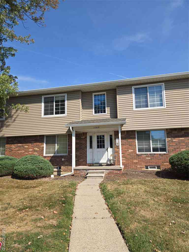 Condo For Rent - 1160 Catalpa Drive <br/> Oakland County, Berkley, MI 48072