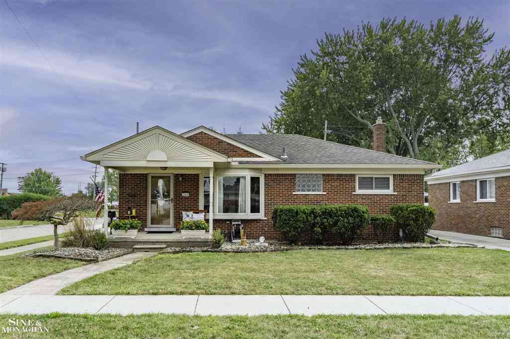 Homes For Sale - 22928 Lincoln Road <br/> Saint Clair Shores, MI 48082