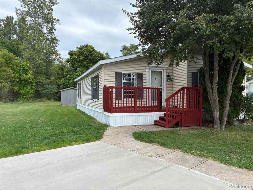 Homes For Sale - 411 Pond View  E E<br/> Shiawassee County, Morrice, MI 48857