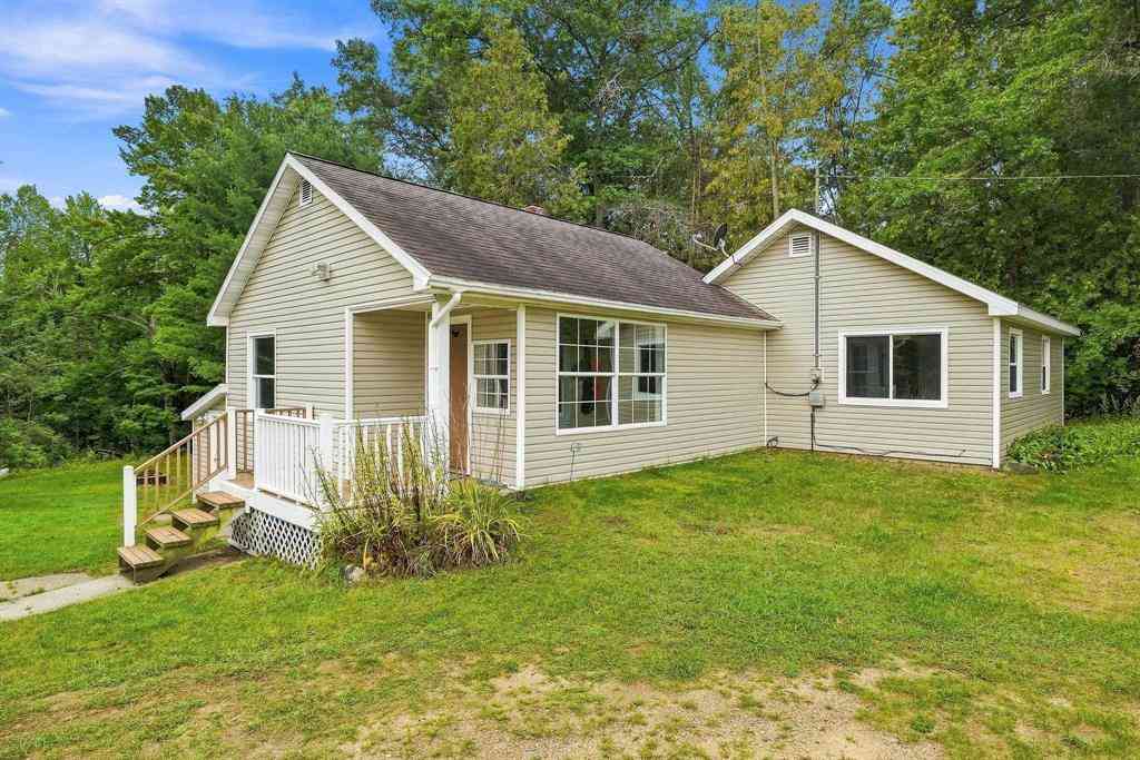 Homes For Sale - 1893 W Maple Grove Road <br/> Clare County, Farwell, MI 48622