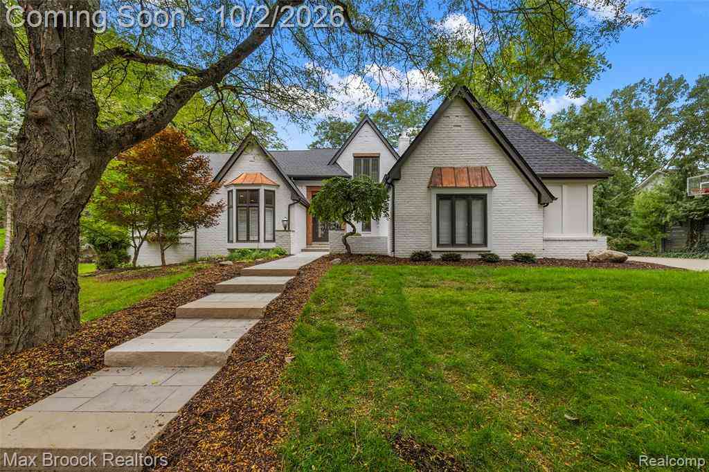 Homes For Sale - 4335 Echo Road <br/> Oakland County, Bloomfield Hills, MI 48302