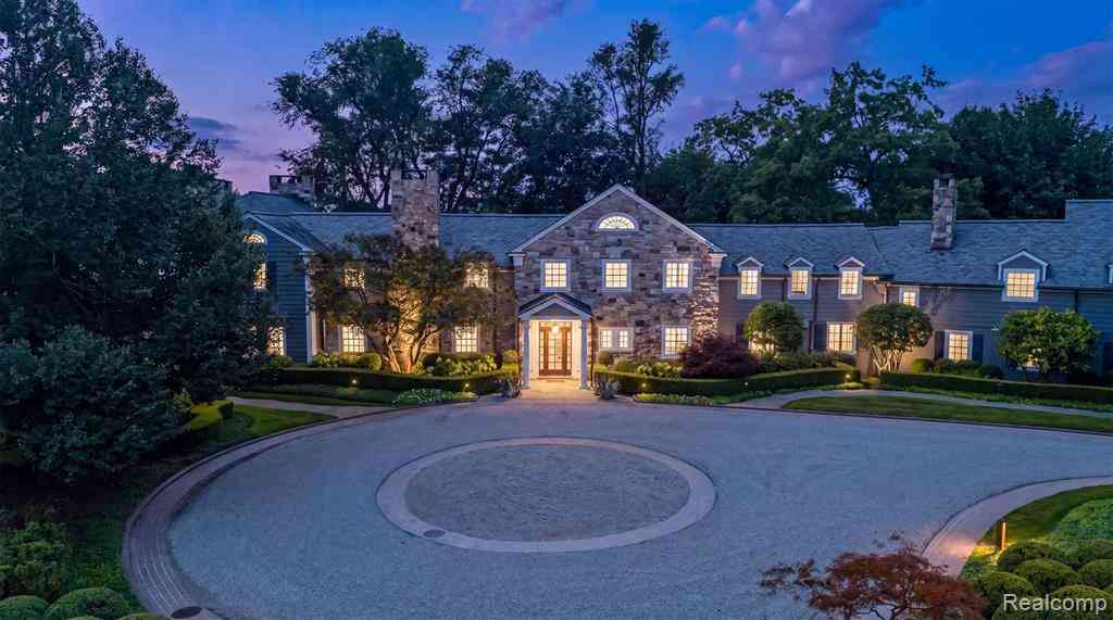 Homes For Sale - 2600 Turtle Lake Drive <br/> Bloomfield Hills, MI 48302