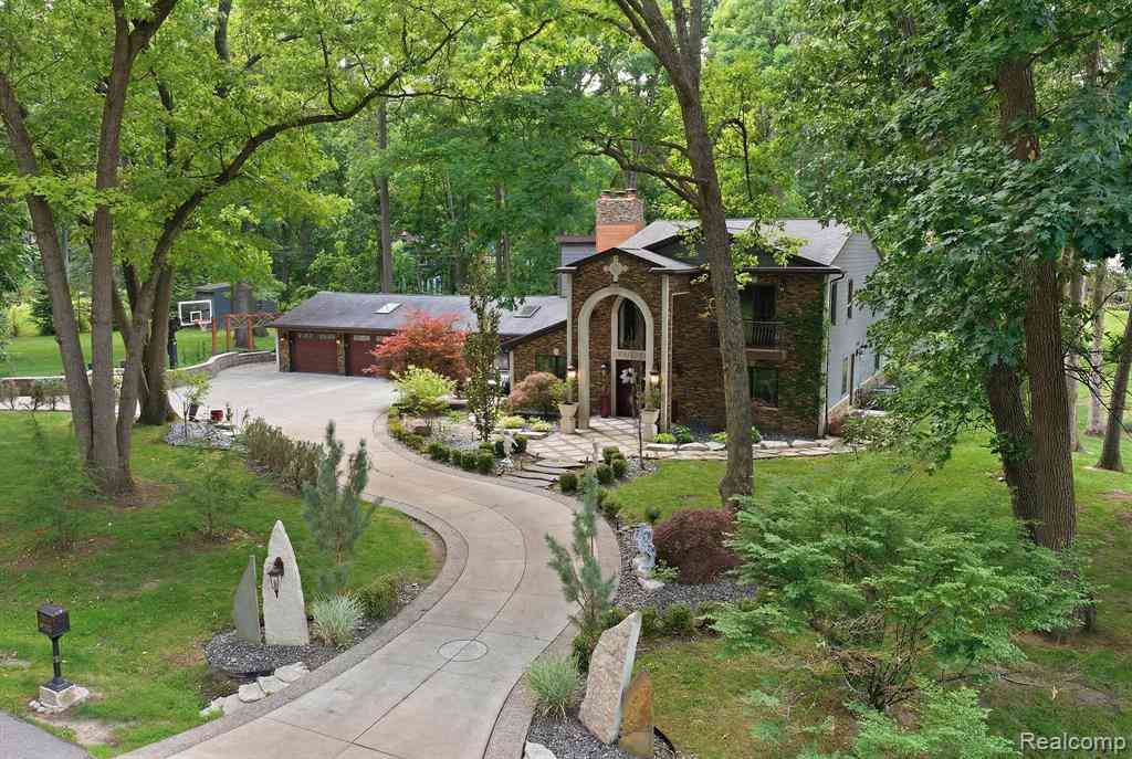 Homes For Sale - 1258 Priscilla Lane <br/> Rochester, MI 48309