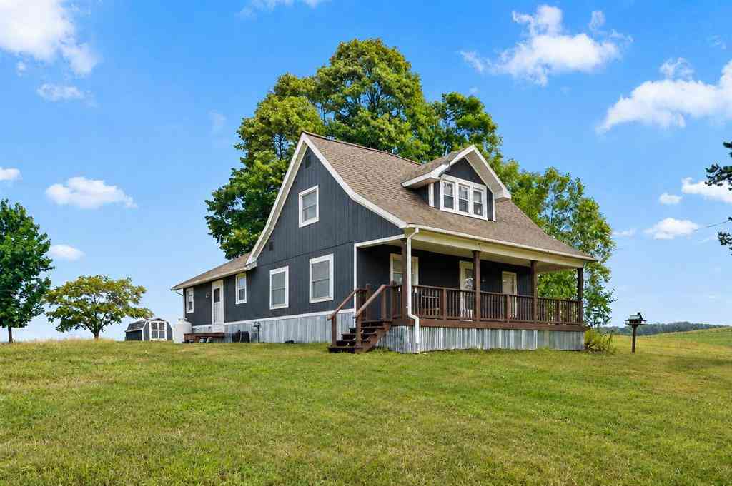 Homes For Sale - 9649 E 48 Road <br/> Wexford County, Cadillac, MI 49601