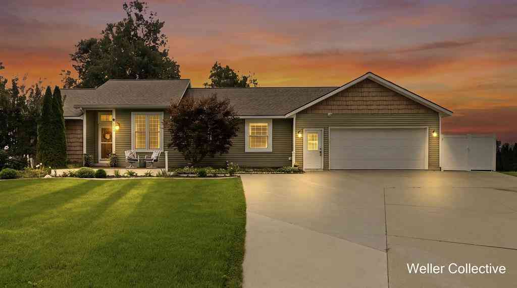 Homes For Sale - 1924 Cedarbrook Drive <br/> Jenison, MI 49428