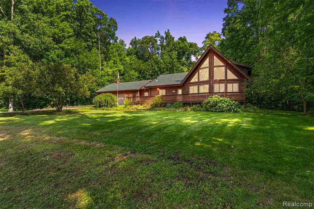Homes For Sale - 8340 Nichols Road <br/> Genesee County, Flushing, MI 48433