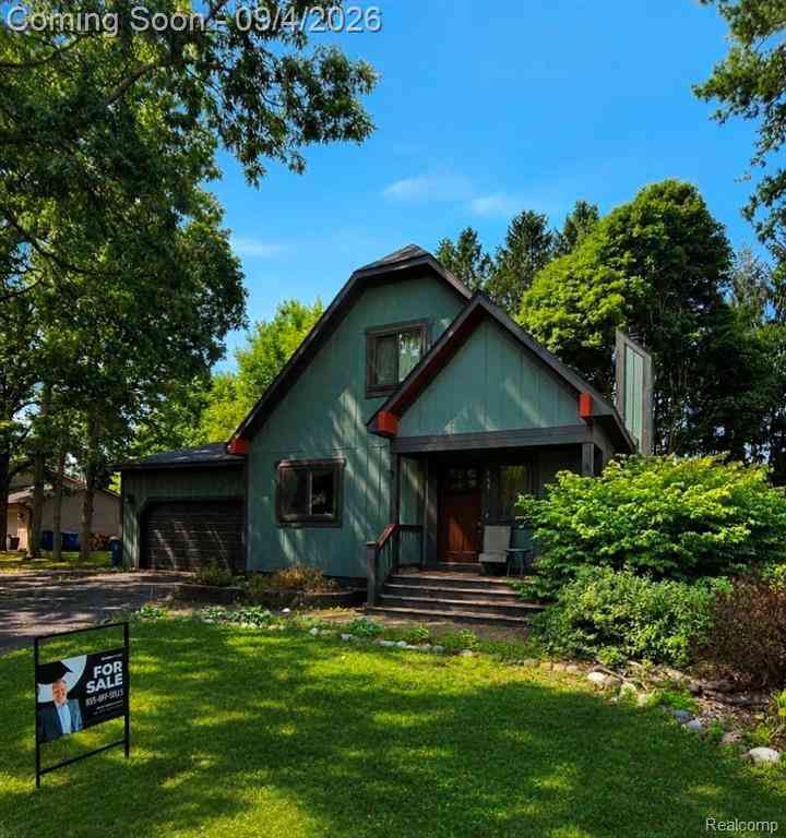 Homes For Sale - 705 Estes Court <br/> Waterford, MI 48327