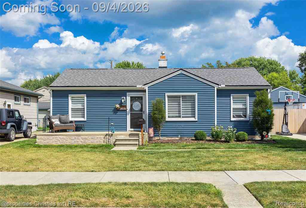 Homes For Sale - 28036 Larchmont Street <br/> Saint Clair Shores, MI 48081