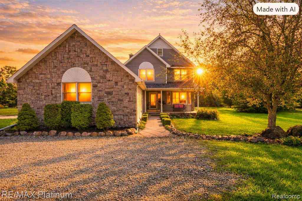 Homes For Sale - 7996 Kearney Road <br/> Whitmore Lake, MI 48189