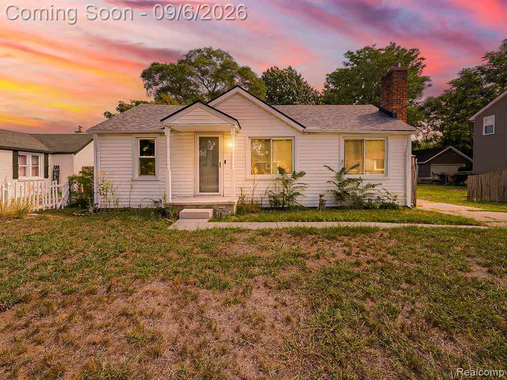 Homes For Sale - 20380 Floral Street <br/> Livonia, MI 48152