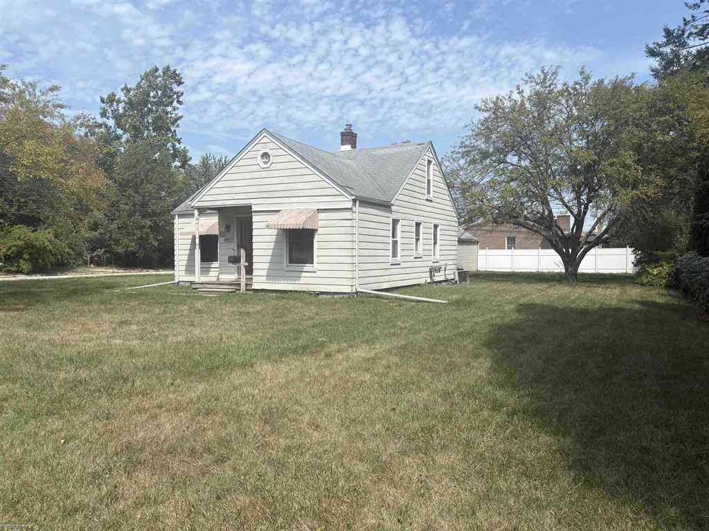 Homes For Sale - 19027 Collinson Avenue <br/> Eastpointe, MI 48021