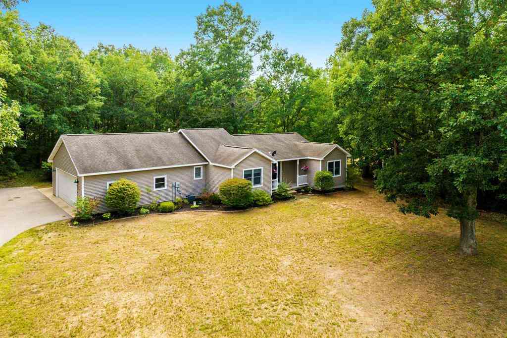 Homes For Sale - 11777 Many Oaks Drive <br/> Grand Traverse County, Interlochen, MI 49643