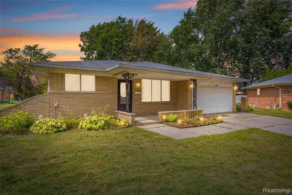 Homes For Sale - 14707 Howell Court <br/> Sterling Heights, MI 48312
