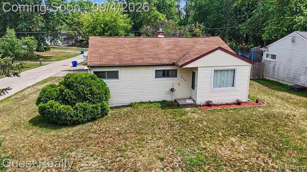 Homes For Sale - 275 Rivard Boulevard <br/> Waterford, MI 48327