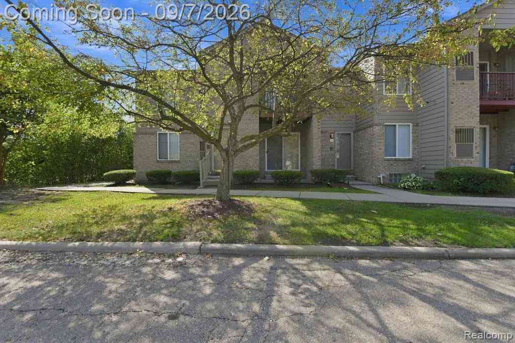 Condo For Sale - 34780 W 8 Mile Road  #7<br/> Farmington Hills, MI 48335