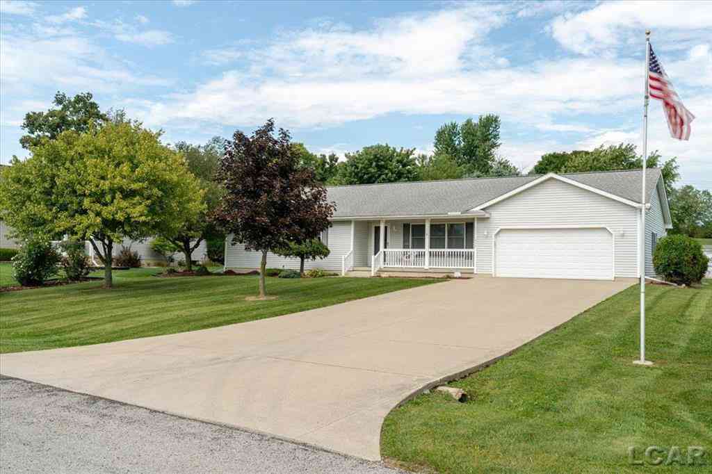 Homes For Sale - 1958 Burning Bush Court <br/> Lenawee County, Adrian, MI 49221