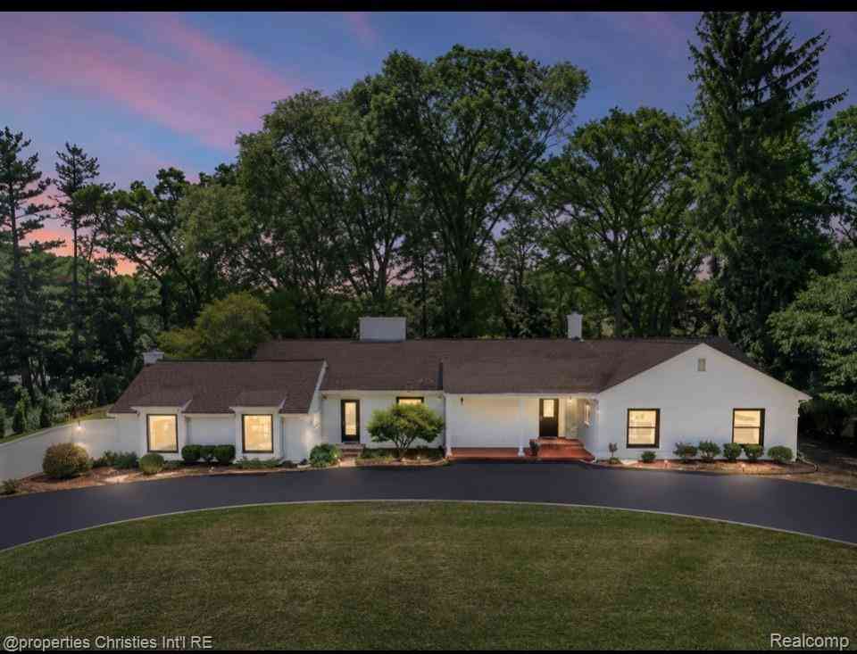 Homes For Sale - 1257 Charrington Road <br/> Oakland County, Bloomfield Hills, MI 48301