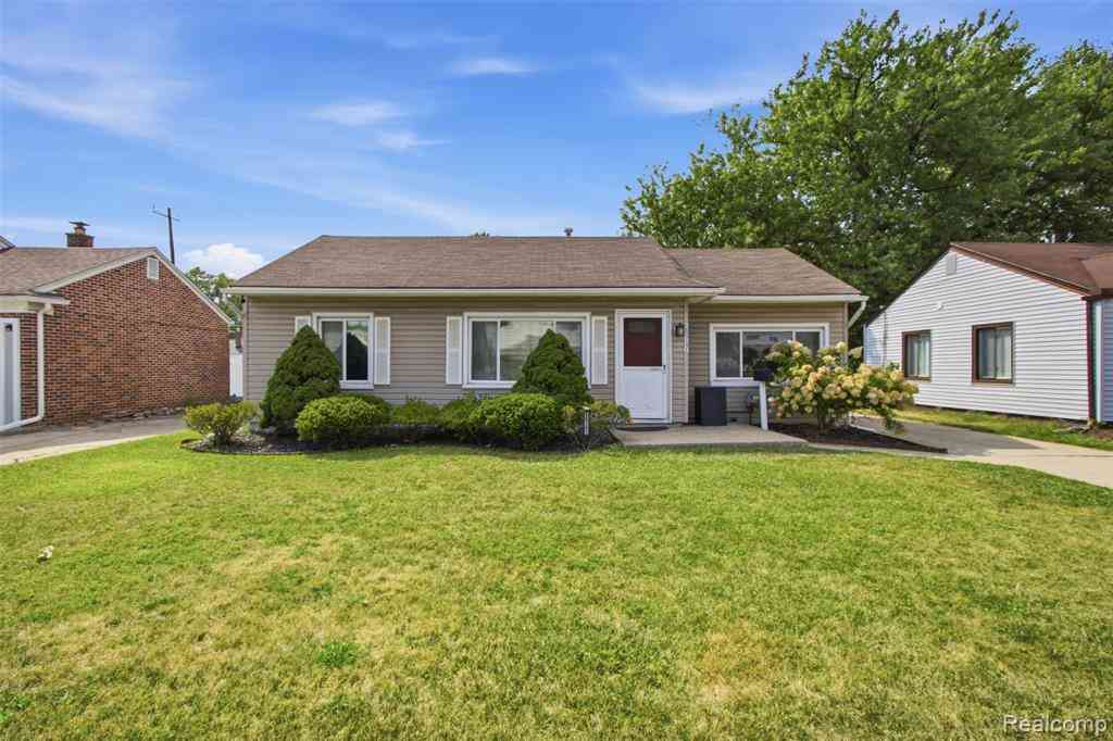 Homes For Sale - 26741 Clancy Street <br/> Macomb County, Roseville, MI 48066