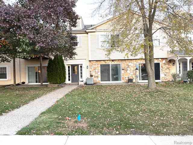 Condo For Rent - 831 Bloomfield Village Boulevard  #B<br/> Oakland County, Auburn Hills, MI 48326