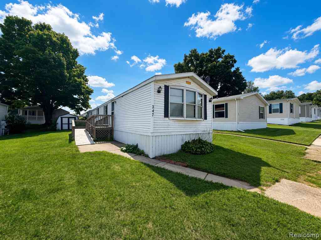 Homes For Sale - 247 Sutherland Drive  <br/> Oakland County, Highland, MI 48357