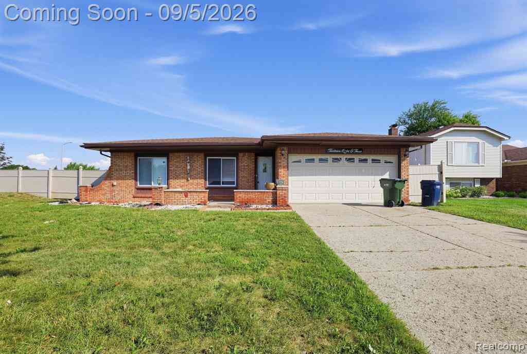 Homes For Sale - 13803 Brougham Drive <br/> Macomb County, Sterling Heights, MI 48312