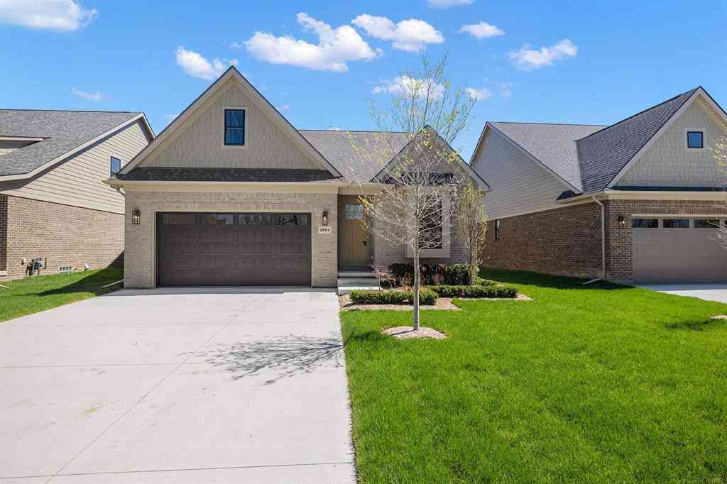 Homes For Sale - 5872 Willow Grove Drive <br/> Oakland County, Troy, MI 48085
