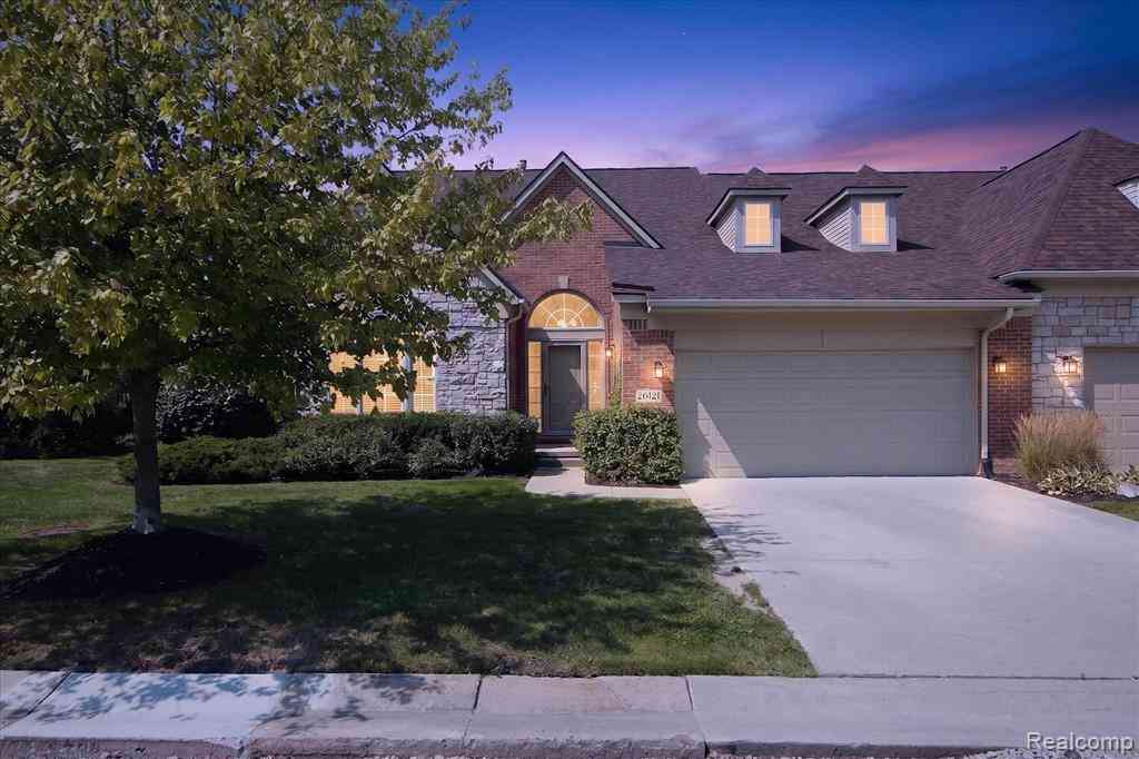 Condo For Sale - 26121 Valhalla Drive <br/> Oakland County, Farmington Hills, MI 48331