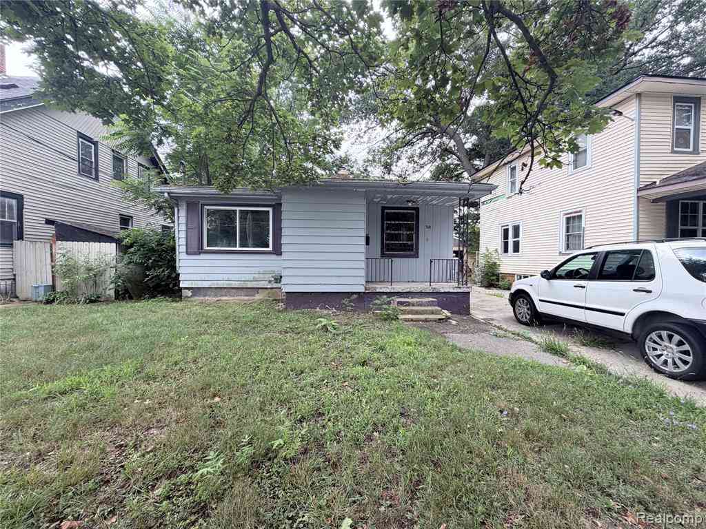 Homes For Sale - 318 E Myrtle Avenue <br/> Flint, MI 48505