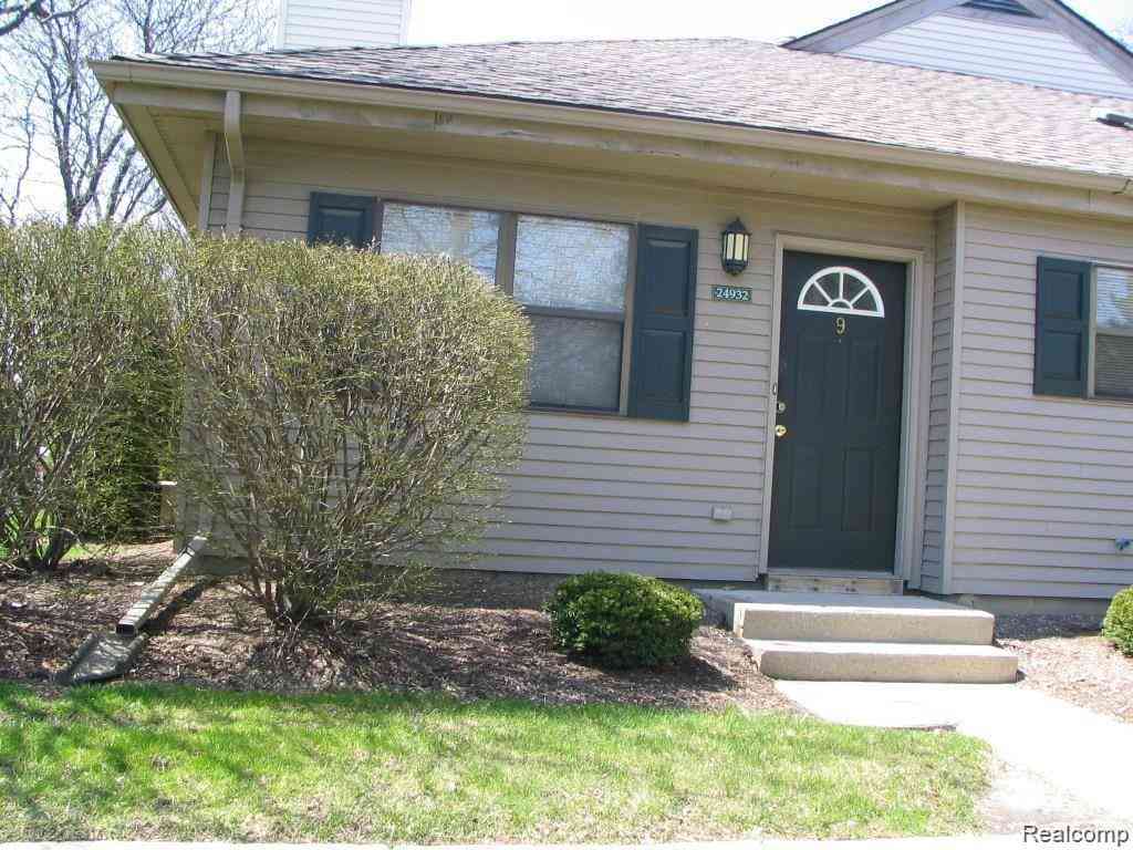 Condo For Sale - 24932 NE Auburn Lane  #9<br/> Southfield, MI 48033
