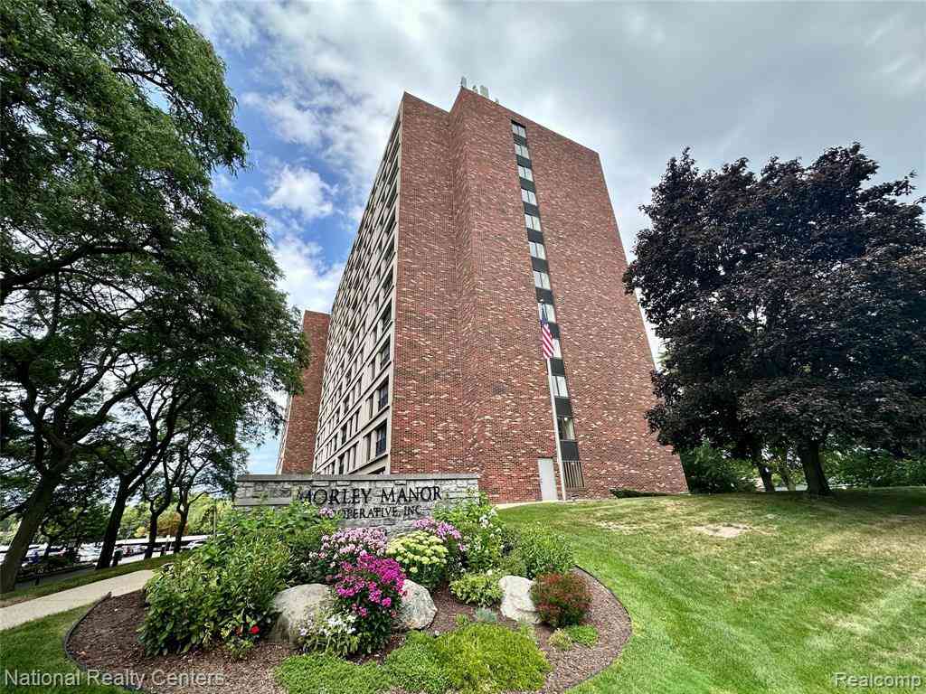 Condo For Sale - 21800 Morley Avenue  #808<br/> Dearborn, MI 48124