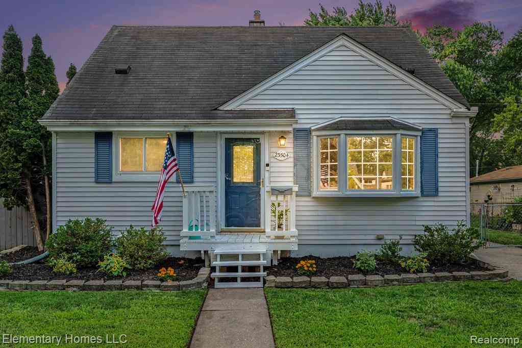 Homes For Sale - 23504 Beverly Street <br/> Macomb County, Saint Clair Shores, MI 48082