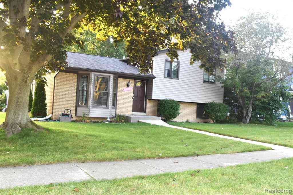 Homes For Sale - 50555 Helmandale Street <br/> Chesterfield, MI 48047