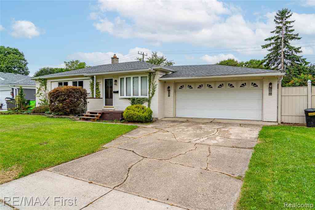 Homes For Sale - 36361 Nitchun Street <br/> Clinton Twp, MI 48035
