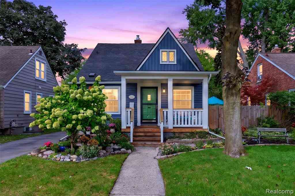 Homes For Sale - 807 N Gainsborough Avenue <br/> Royal Oak, MI 48067