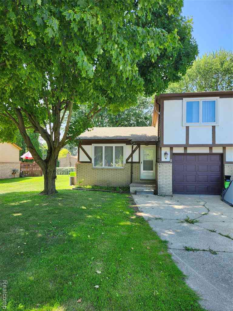Homes For Rent - 39443 Jefferson Avenue <br/> Harrison Township, MI 48045