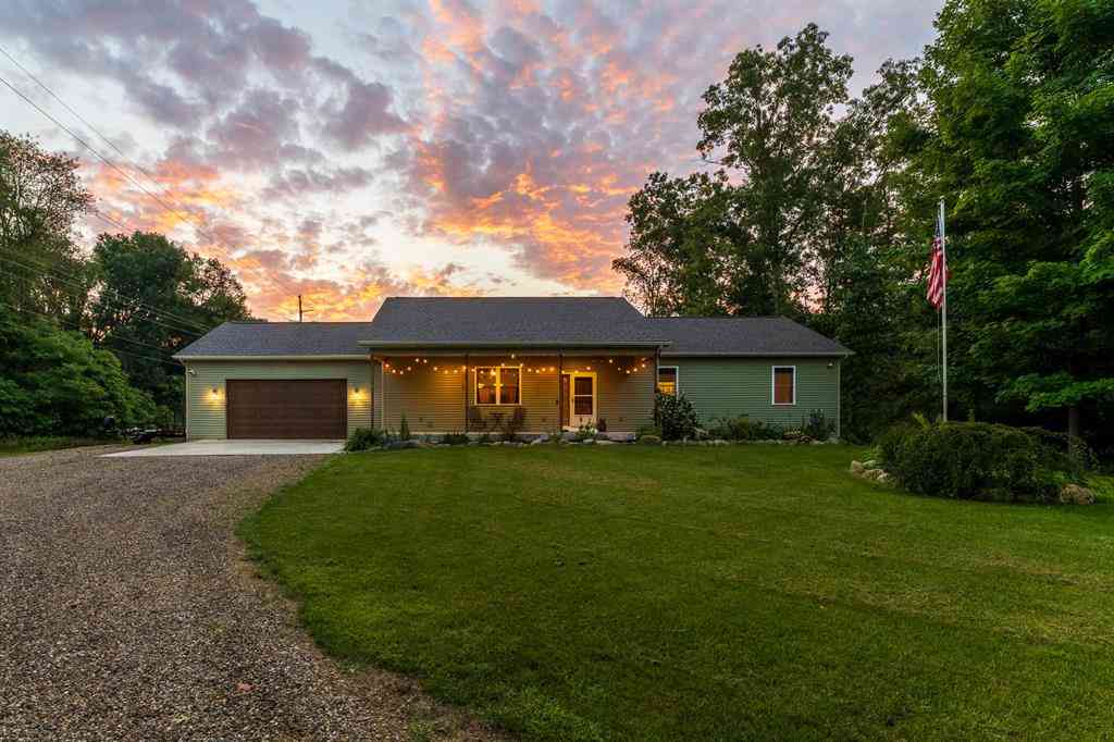 Homes For Sale - 58505 Co Rd 657  <br/> Van Buren County, Mattawan, MI 49071
