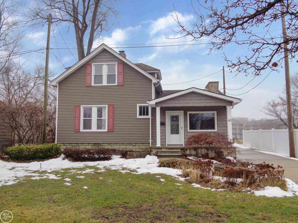Homes For Sale - 40 Riverside Drive <br/> Macomb County, Mt. Clemens, MI 48043