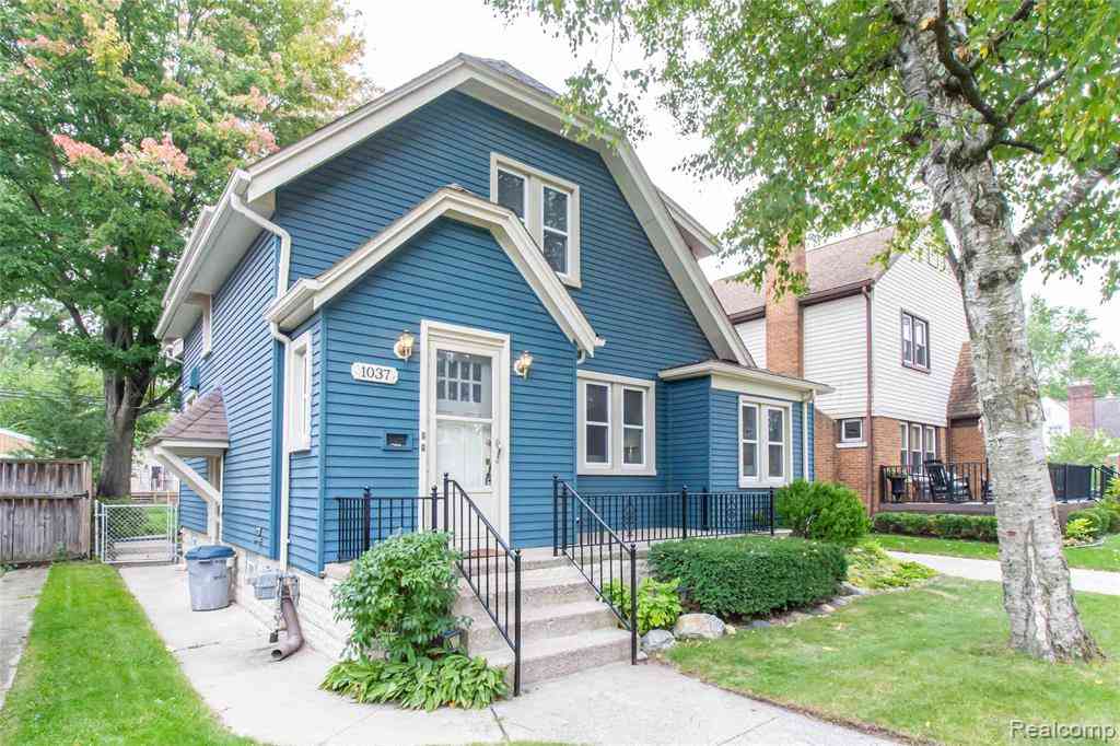 Homes For Sale - 1037 Longfellow Avenue <br/> Royal Oak, MI 48067