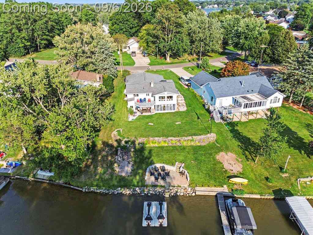 Homes For Sale - 124 Claremont Circle <br/> Jackson County, Brooklyn, MI 49230